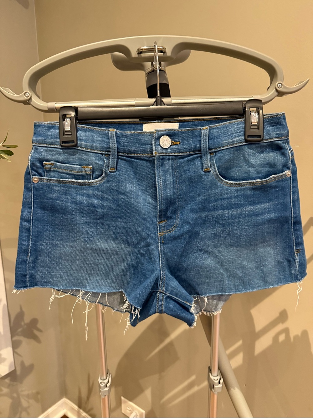 Frame Denim Le Cutoff Frayed Hem Shorts in Clintwood - Picture 2 of 8
